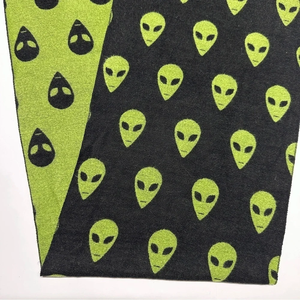 Alien Heads Soft Scarf Green Black Fringe 69.5 x 11.75 inches Sci Fi Space